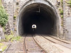 20170708-langer_Tunnel