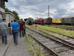 115_WegzurWagenhalle-05