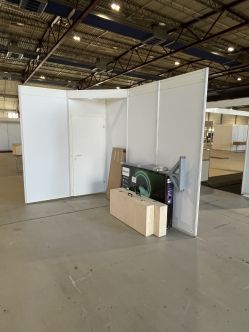 202503_Die-Halle-wird-befuellt