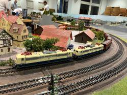 20260815_Zug-in-Kurve