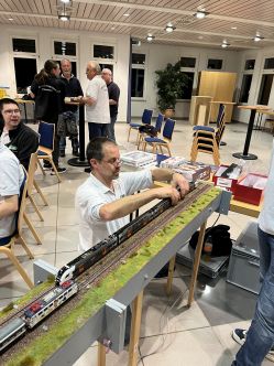 20260410_Aufgleisen-Extra-Gleis